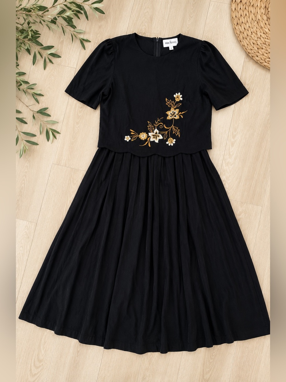 Peri Petites Black Embroidered Dress Vintage Formal Made In USA Size 12 Petite